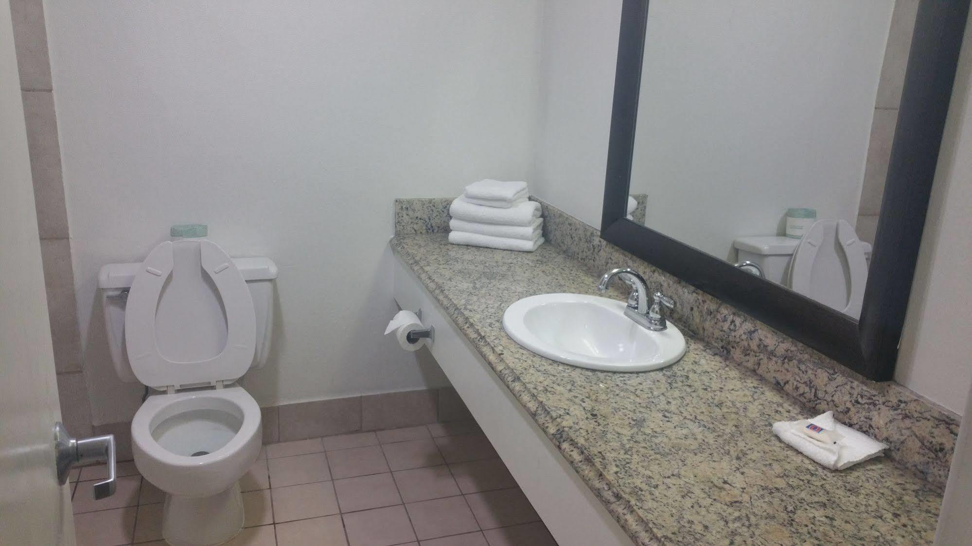 Oyo Hotel Lafayette La I-10 & University Ngoại thất bức ảnh