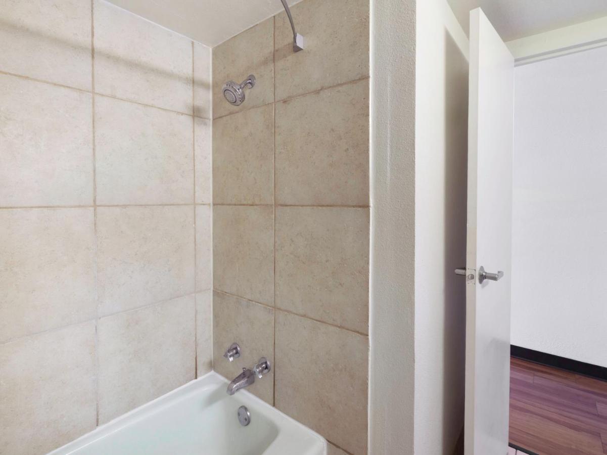 Oyo Hotel Lafayette La I-10 & University Ngoại thất bức ảnh